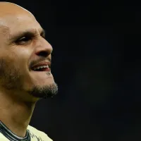 Após deixar Corinthians, Fábio Santos acerta novo contrato e vira comentarista