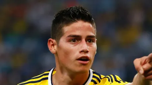 James comemora o seu gol pela Colômbia na Copa de 2014. Atualmente, meia amarga reserva no SP. 
