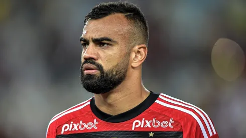 Zagueiro em ação pelo clube carioca. Jogador foi vinculado ao futebol europeu