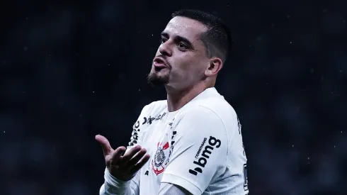 Expulsão em amistoso do Corinthians piorou a avaliação sobre Fagner.