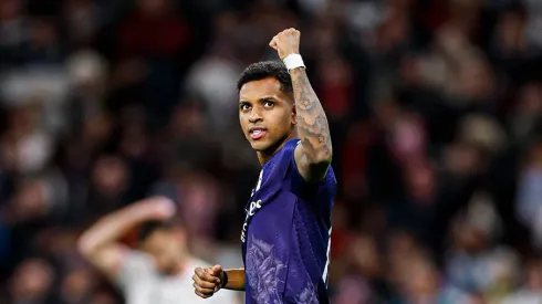 Rodrygo comemorando o gol do Real Madrid contra o Athletic Bilbao