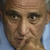Torcida do Flamengo reclama de Tite e aponta culpado na Libertadores: \'Não acerta nem o quarto hoje\'