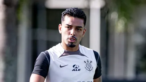 Bidu durante treinamento no CT do Corinthians após a reintegração com o elenco. Foto: Leonardo Lima/AGIF