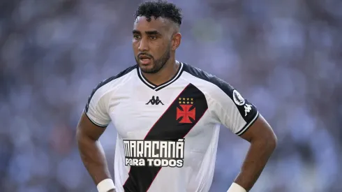 Francês vivia bom momento pelo clube carioca, mas ficará um tempo fora