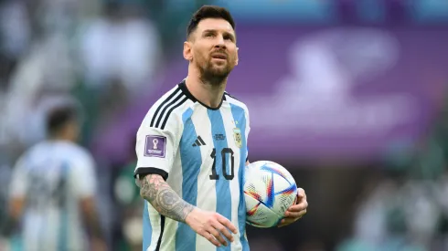 Messi na primeira rodada da Copa do Mundo em duelo entre Argentina Vs Arábia Saudita.
(Foto: Matthias Hangst/Getty Images)
