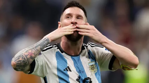 Messi celebrando triunfo da Argentina contra a Croácia na semifinal da Copa do Mundo de 2022.
(Foto: Clive Brunskill/Getty Images)