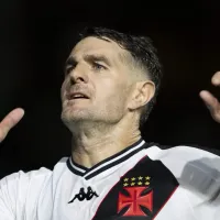 Câmera flagra lance envolvendo Vegetti no jogo-treino contra o América-MG e torcida do Vasco repercute