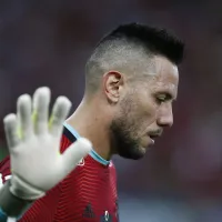 Diego Alves recebe convite para defender rival do Flamengo até o fim de 2025