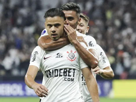 Romero alcança marca histórica e Corinthians goleia o Nacional