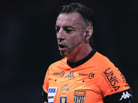 Áudio do VAR revela dúvida de Claus e aborda tiro de meta polêmico