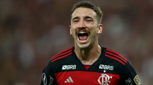 Léo Ortiz marca o seu primeiro gol com a camisa do Flamengo. Foto: Wagner Meier/Getty Images)