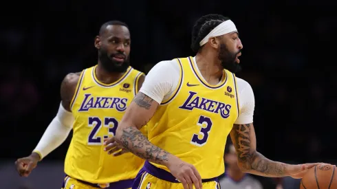 Anthony Davis e Lebron James: temporada abaixo do esperado do Lakers (Foto: Patrick Smith/Getty Images)