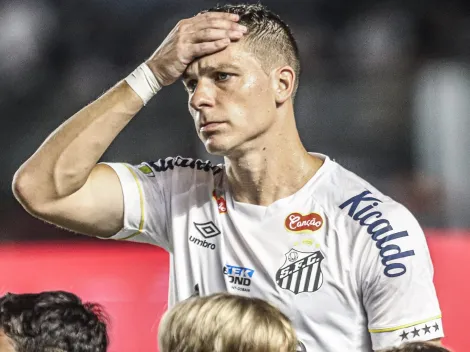 Mundo árabe e MLS decidem contratar Julio Furch, mas Carille veta saída do Santos