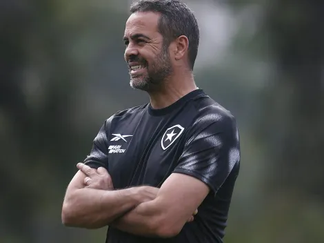 Botafogo é derrotado em estreia de Artur Jorge e torcida coloca culpa na defesa