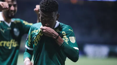 Estevão, jogador do Palmeiras ao marcar seu primeiro gol pelo Clube na Libertadores.