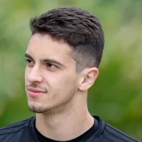 Santos tem interesse na contratação de Shaylon, do Atlético-GO; Meia está valorizado no mercado