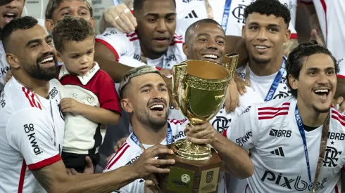 Rubro-Negro faz a estreia diante do Atlético-GO. Jorge Rodrigues/AGIF.