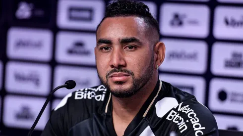 Dimitry Payet, jogador do Vasco da Gama em sua apresentação no Clube em 2023.