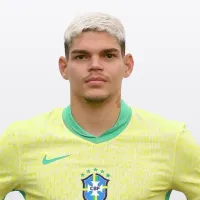 R$ 163,8 milhões: Porto monitora lateral-esquerdo Ayrton Lucas, do Flamengo