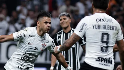 Romero comemora gol pelo Corinthians, contra o Atlético-MG. Foto: Fabio Giannelli/AGIF