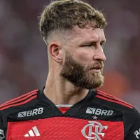 Léo Pereira comete pênalti bizarro e torcida do Flamengo reclama: “Que coisa absurda”