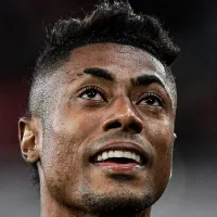 PC de Oliveira avalia pênalti em Bruno Henrique em Flamengo x Atlético-GO: \'Nova regra\'