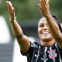 Corinthians Feminino confirma a saída de Miriã e atacante se despede do clube