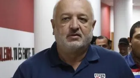 Belmonte desembarca no RJ e explica situação de Carpini no São Paulo