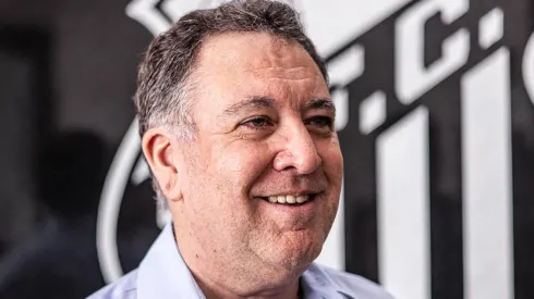 Marcelo Teixeira, presidente do Santos, está feliz porque agora poderá contratar