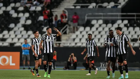 Mateo Ponte supera vaias da torcida do Botafogo e marca o gol da vitória sobre o Atlético-GO