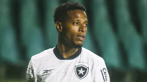 Tchê Tchê expõe preocupação no Botafogo após vitória