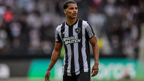 Danilo Barbosa jogador do Botafogo durante partida contra o Santos no estadio Engenhao pelo campeonato Brasileiro A 2023.