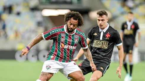Lance entre Marcelo e Lucas Piton.
Fluminense x Vasco se enfrentam neste sábado (20).
