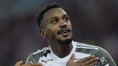 Edenilson durante partida com a camisa do Galão da Massa. Foto: Alexandre Loureiro/AGIF