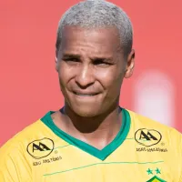 R$ 800 mil/mês: Santos recusou salário pedido por Deyverson: \'riu na cara do empresário”