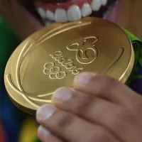 Medalha do Ouro inédito do Brasil em Olimpíadas é vendida por R$ 170 mil