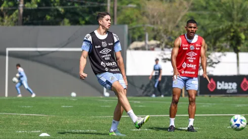 Santos encaminha a renovação contratual de Jair, jovem zagueiro de 19 anos