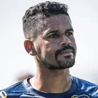 Santos detecta fratura em Aderlan e lateral será submetido a cirurgia; entenda o problema