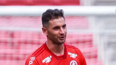 Lucas Alario está recuperado e pronto para atuar novamente