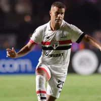 Em lua de mel com a torcida, Alisson comemora primeiro gol em Libertadores pelo São Paulo e elogia Zubeldía: “é muito intenso”
