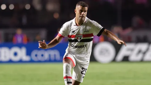 SP – SAO PAULO – 10/04/2024 – COPA LIBERTADORES 2024, SAO PAULO X COBRESAL – Alisson jogador do Sao Paulo durante partida contra o Cobresal no estadio Morumbi pelo campeonato Copa Libertadores 2024. Foto: Anderson Romao/AGIF