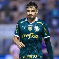 Raphael Veiga treina normalmente e pode aparecer no time titular do Palmeiras no clássico