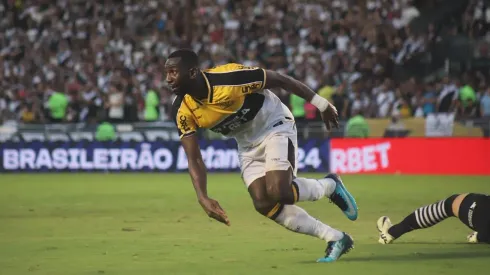 Bolasie comemorando o seu tento contra o Vasco. Foto: Celso da Luz | CEC