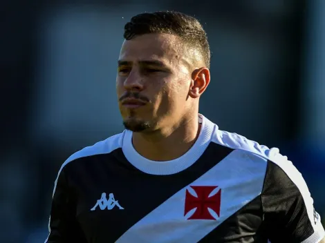 Hugo Moura torce o tornozelo e vira dúvida no Vasco