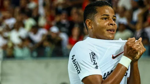 Wesley é o jogador mais valorizado do elenco de António Oliveira e Liverpool também tem interesse em sua contratação