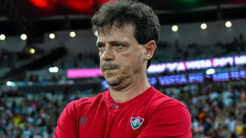 Fernando Diniz tem grande problema a resolver sobre a situação de John Kennedy