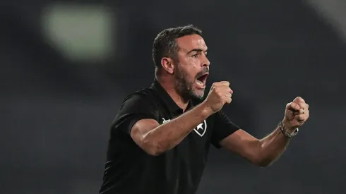 Análise: Prestes a completar um mês no comando, Artur Jorge mudou a cara do Botafogo