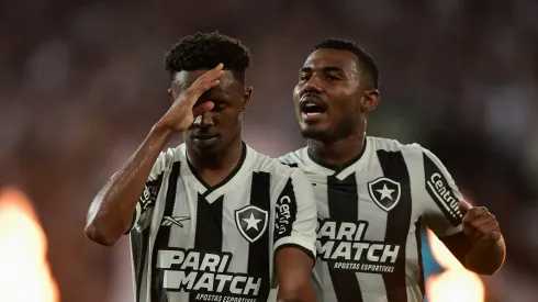 RJ - RIO DE JANEIRO - 05/05/2024 - BRASILEIRO A 2024, BOTAFOGO X BAHIA - Jeffinho jogador do Botafogo comemora seu gol durante partida contra o Bahia no estadio Engenhao pelo campeonato Brasileiro A 2024. Foto: Thiago Ribeiro/AGIF