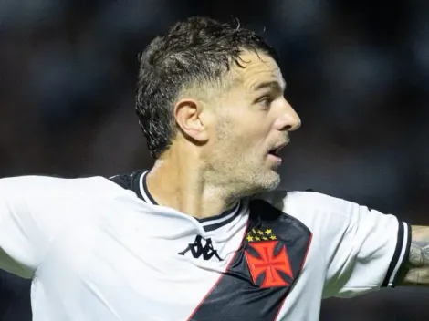 CBF divulga áudio do VAR sobre não expulsão contra o Vasco em lance com Vegetti: “defensor chegando”
