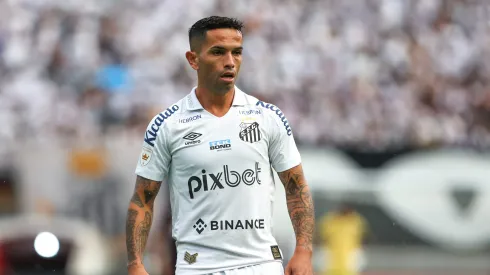Santos evita transferban em caso envolvendo Carabajal e Argentinos Juniors